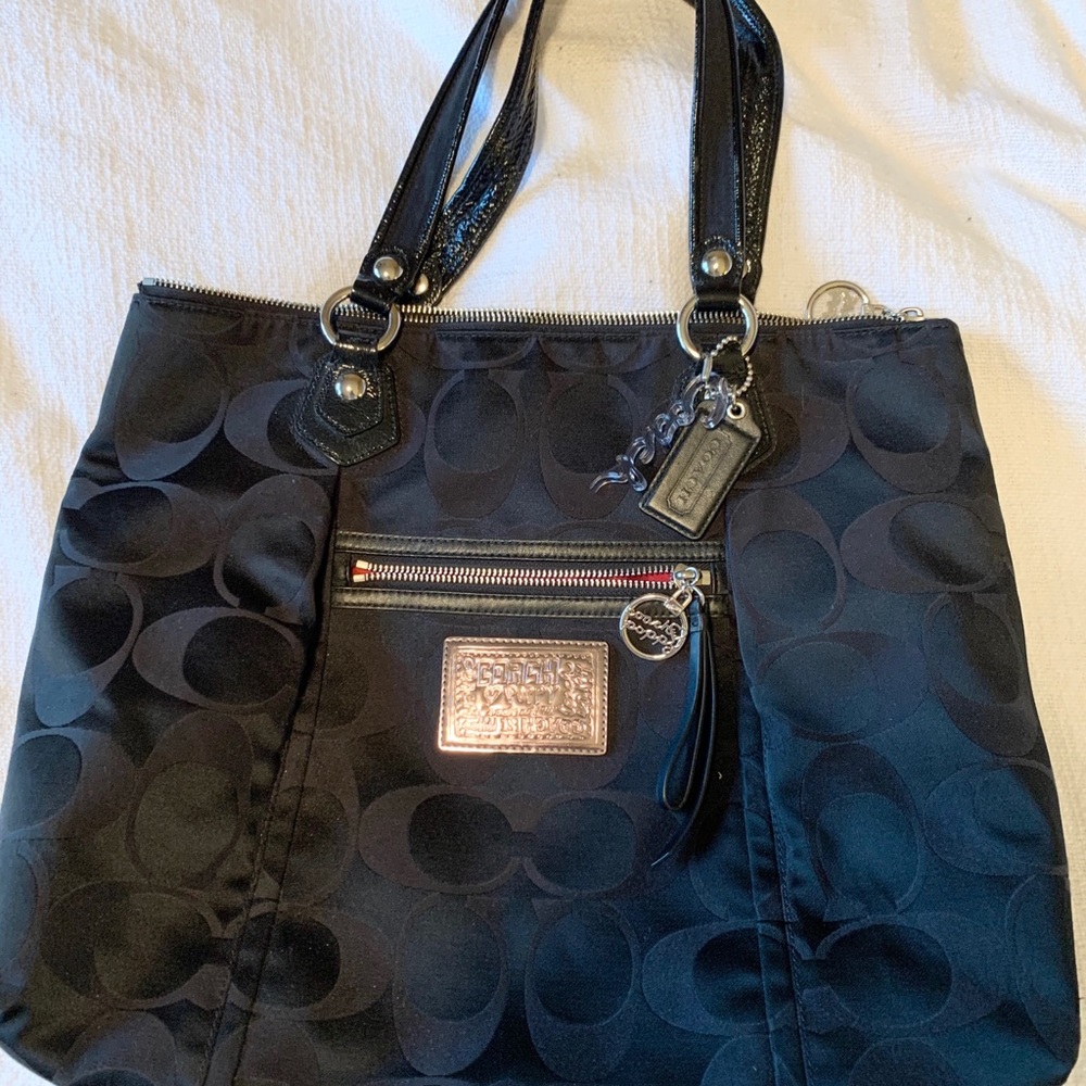 Coach Poppy Signature Glamor Bag